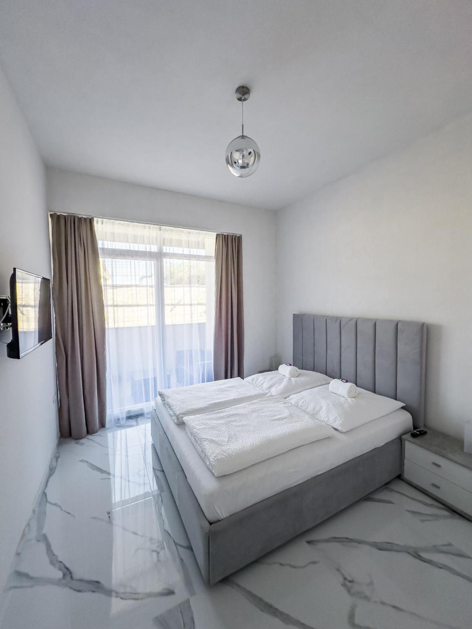 Silver Moon 3 Apartment *